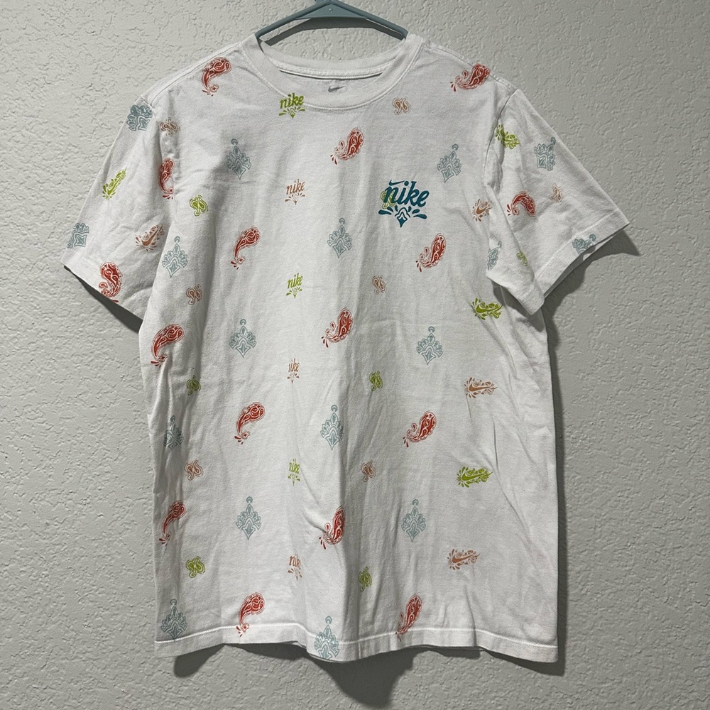 Nike Men's White Paisley Graphic Tee